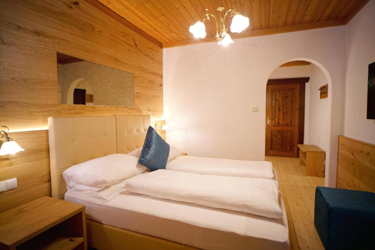 Hotel Hohe Gaisl Braies  Camera foto