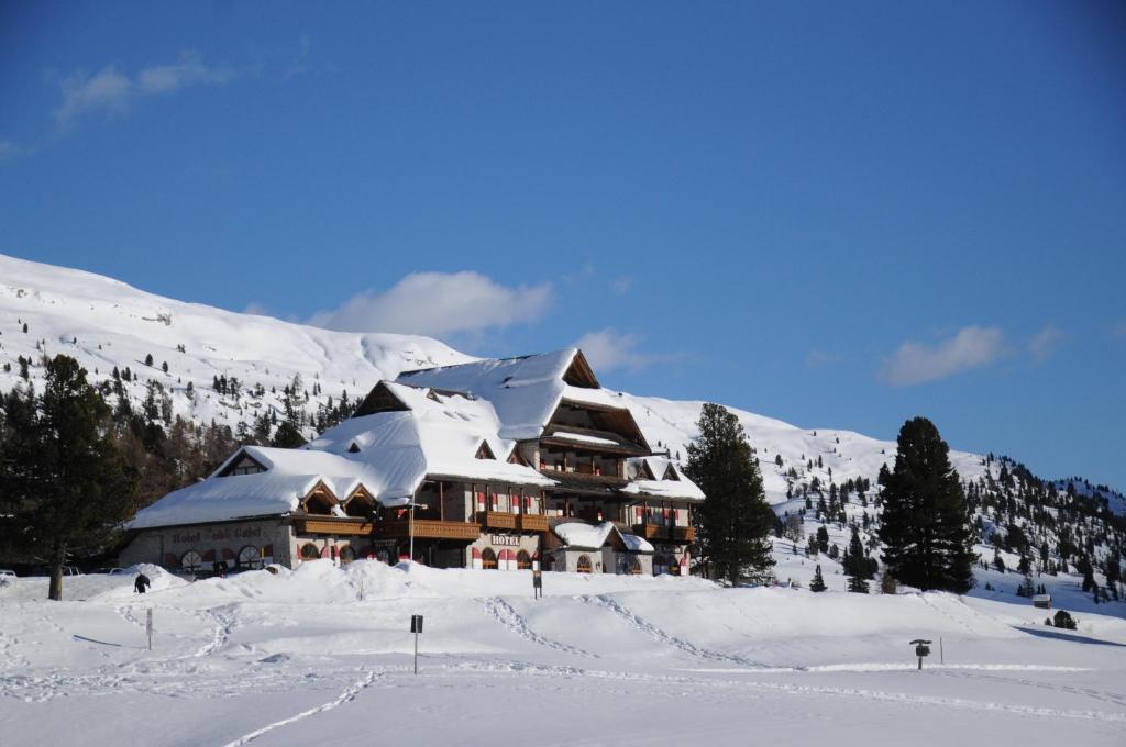 Hotel Hohe Gaisl Braies  Esterno foto